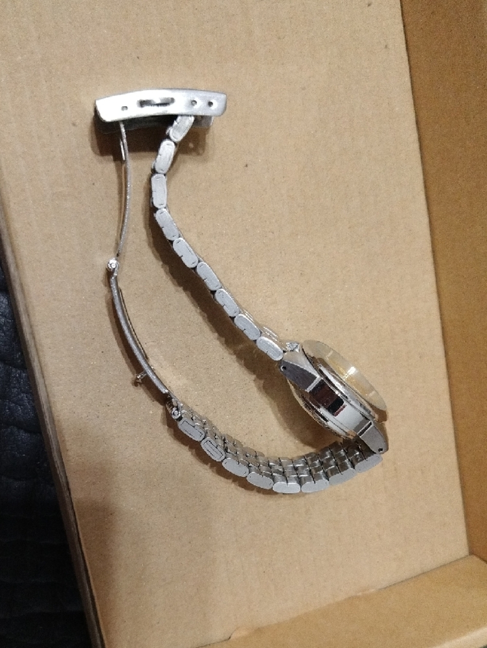 Seiko Silver Bracelet Watch with Gold Dial - Picture 3 of 4